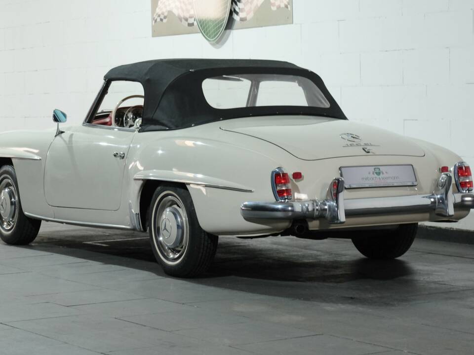 Image 18/31 of Mercedes-Benz 190 SL (1959)