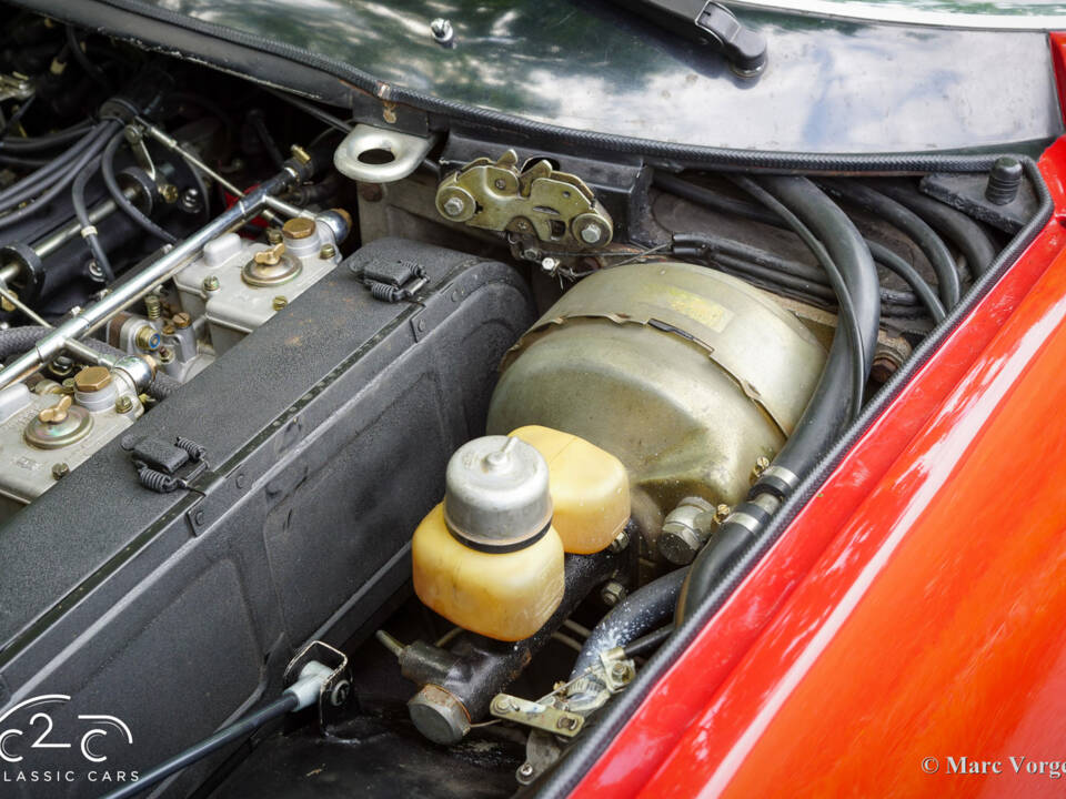 Image 26/80 of Ferrari 365 GTC&#x2F;4 (1972)