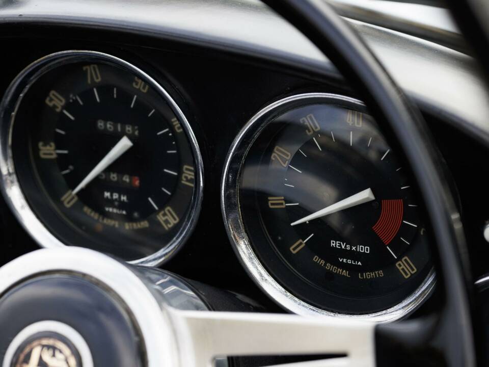 Image 42/50 of Alfa Romeo 2600 Spider (1964)