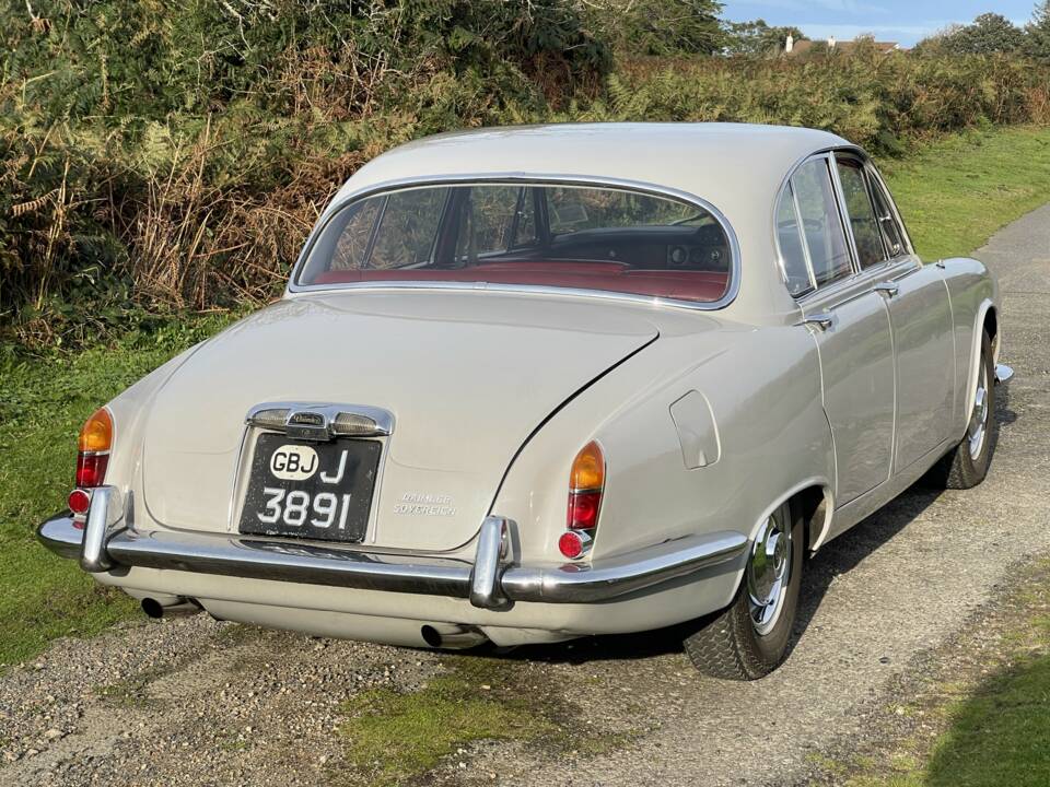 Afbeelding 3/12 van Daimler Sovereign 4.2 (1969)