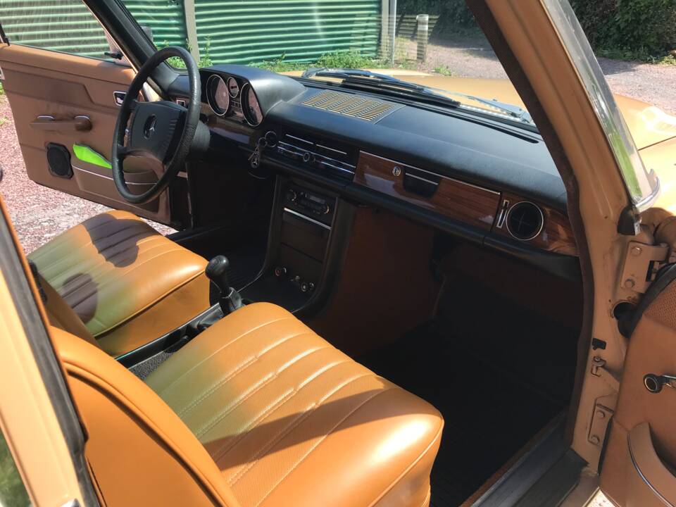 Image 6/10 of Mercedes-Benz 280 (1975)