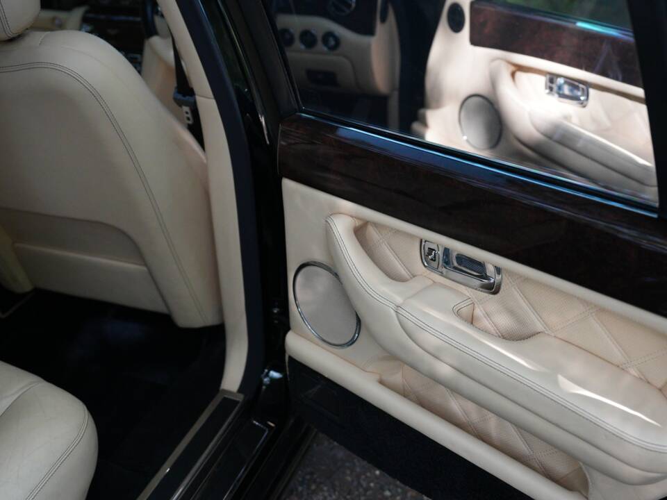 Image 50/50 of Bentley Arnage T (2004)