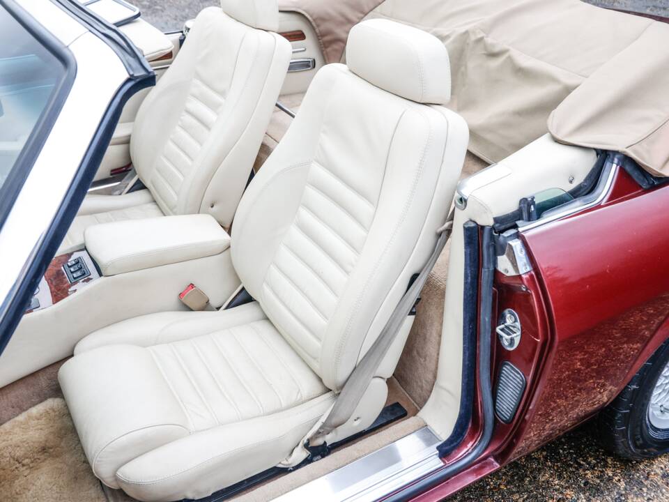Image 36/50 of Jaguar XJS 5.3 V12 (1993)