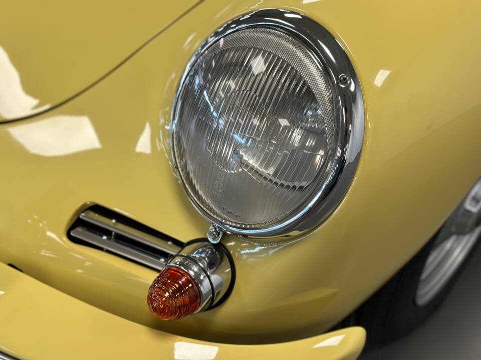 Image 36/101 of Porsche 356 B 1600 (1963)