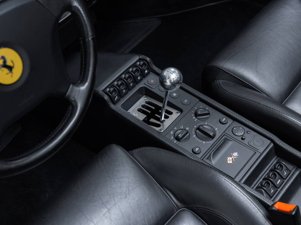 Image 13/50 of Ferrari F 355 Spider (1999)