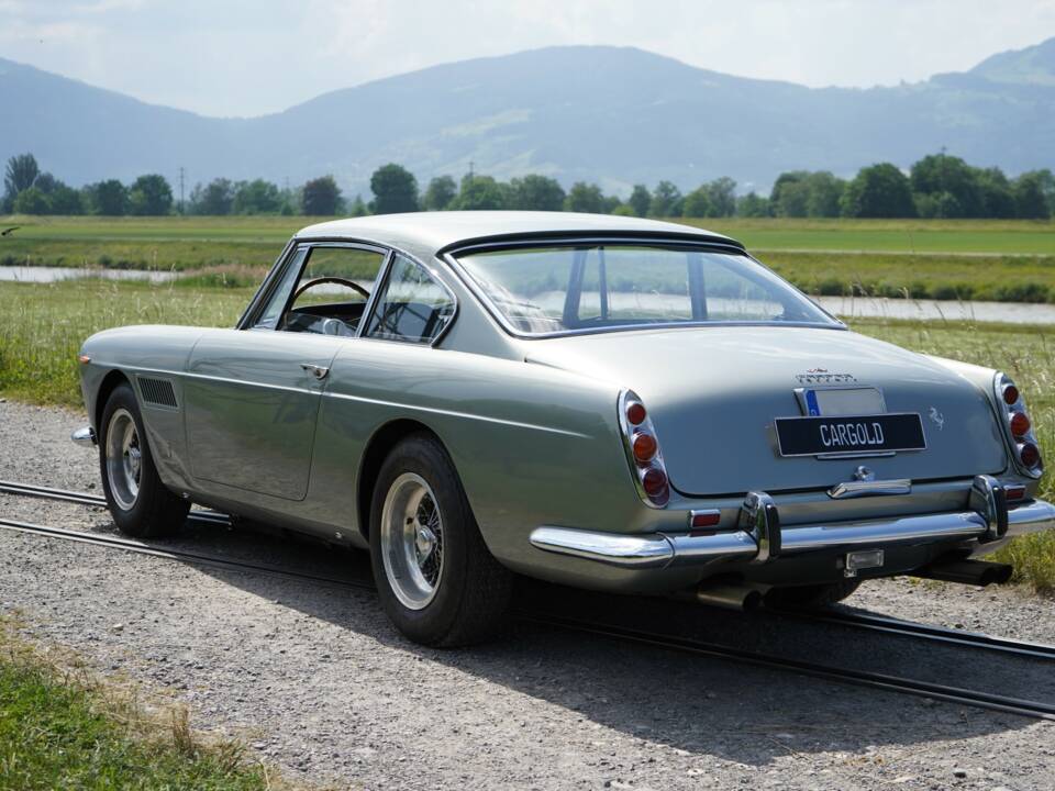 Afbeelding 3/72 van Ferrari 250 GTE (1962)