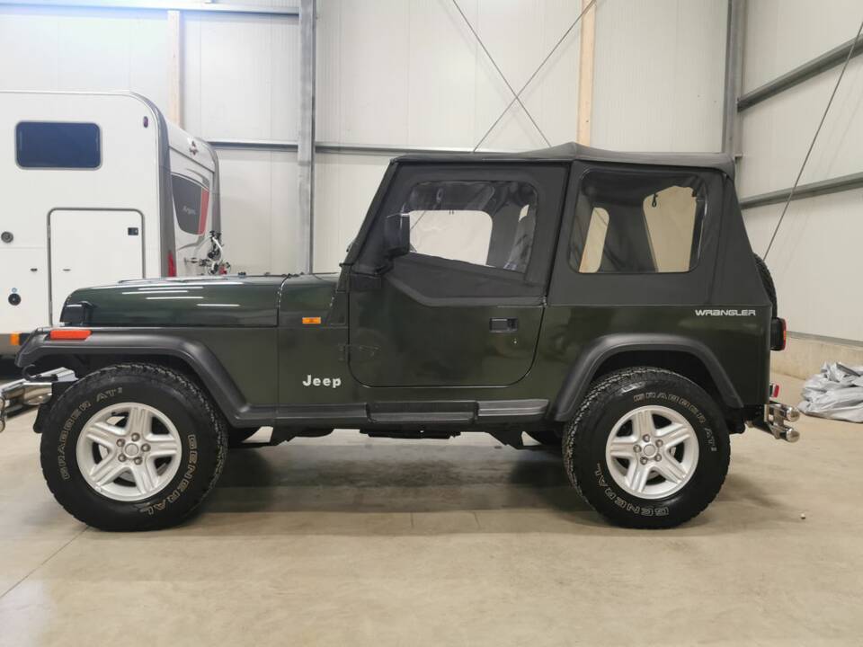 Bild 5/8 von Jeep Wrangler YJ 4.0L (1996)