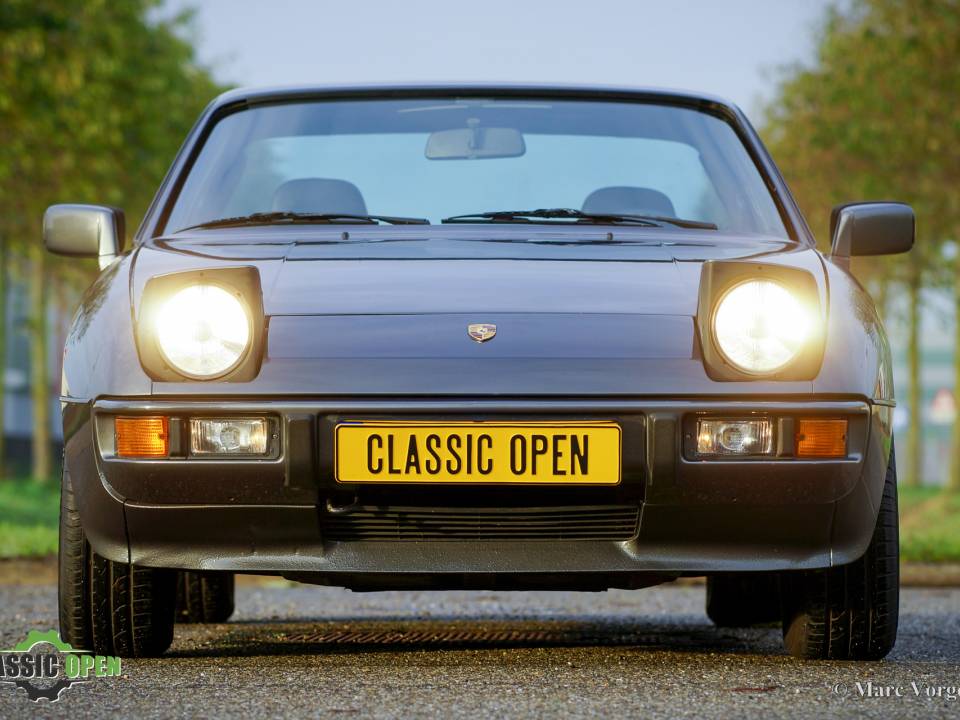 Image 2/32 of Porsche 924 (1980)