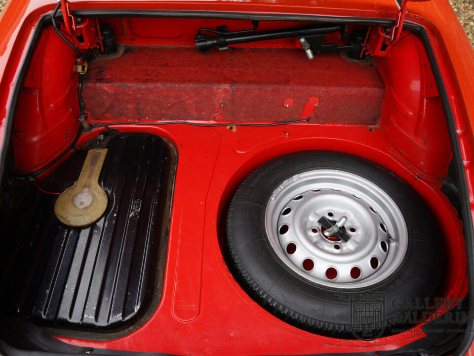 Image 31/50 of Alfa Romeo 1750 Spider (1969)