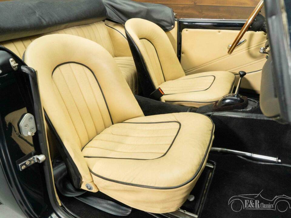 Imagen 7/19 de Daimler SP 250 (1961)