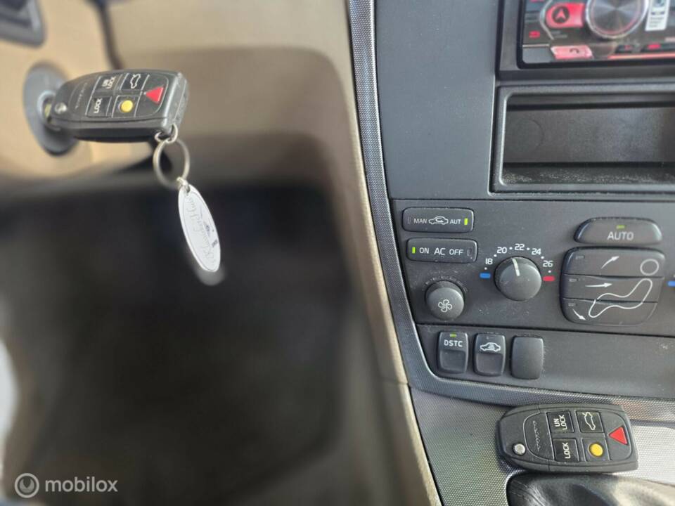 Image 20/39 of Volvo V 70 2.4 (2006)