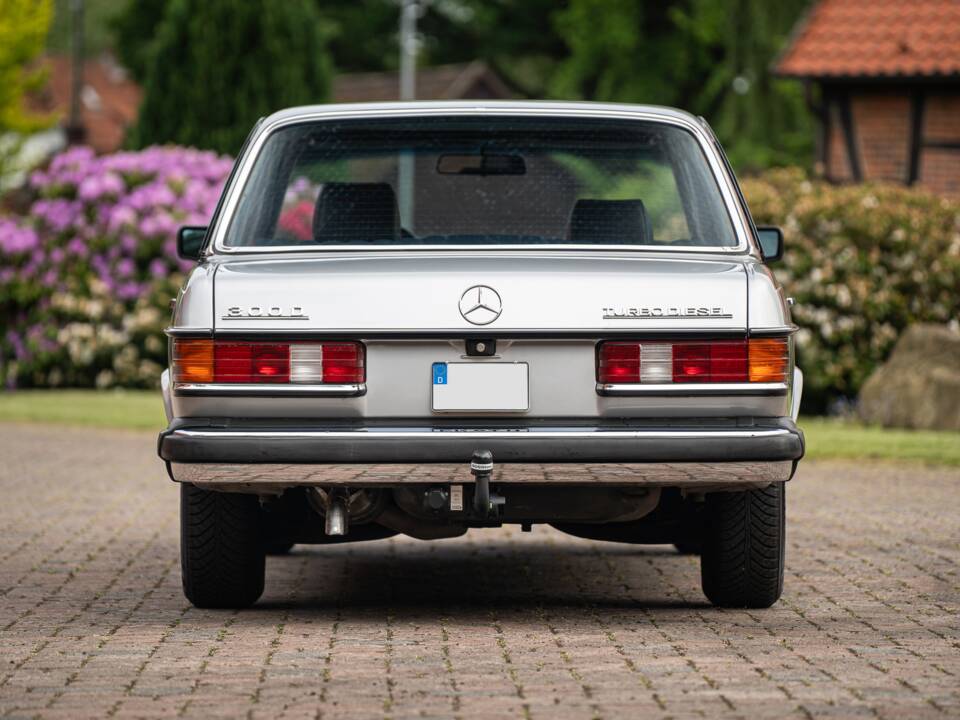 Bild 16/83 von Mercedes-Benz 300 D Turbodiesel (1983)