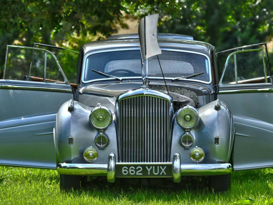 Bild 18/50 von Bentley Mark VI Mulliner (1951)