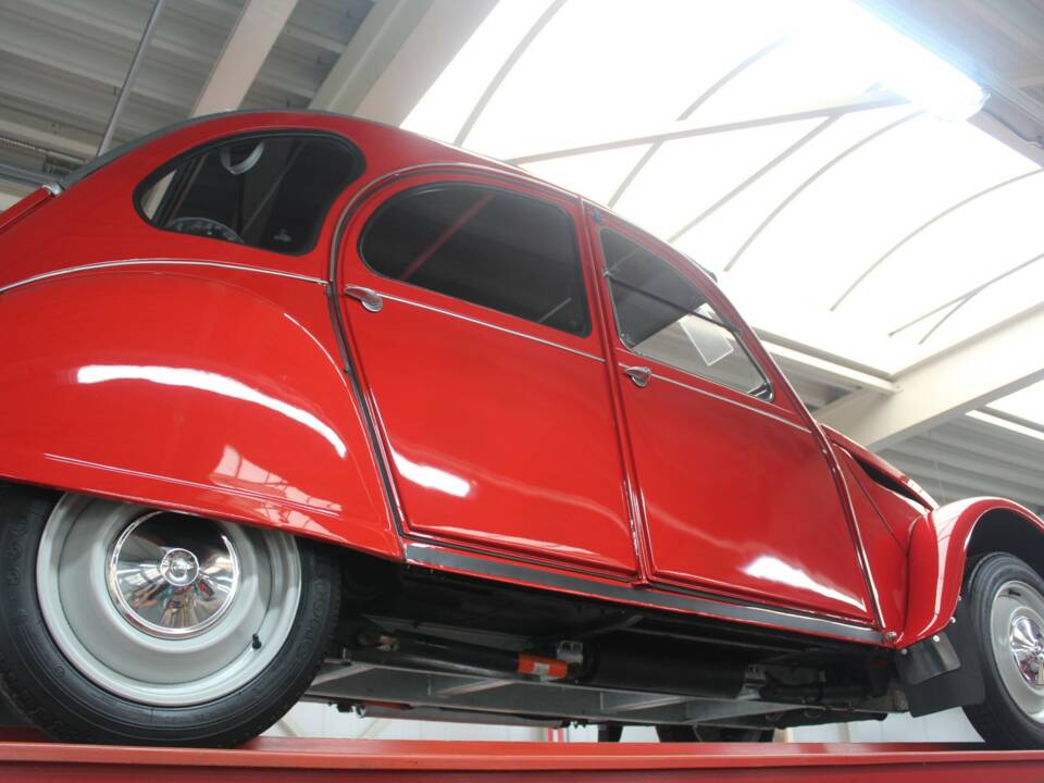 Image 8/50 of Citroën 2 CV 6 (1985)