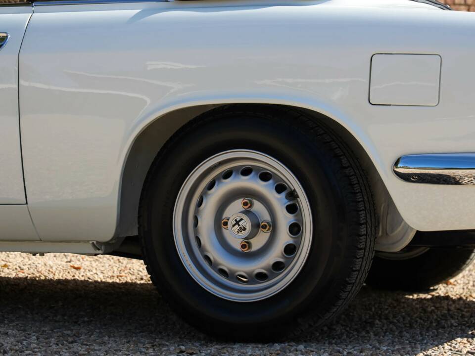 Image 35/50 of Alfa Romeo Giulia 1600 GTC (1966)