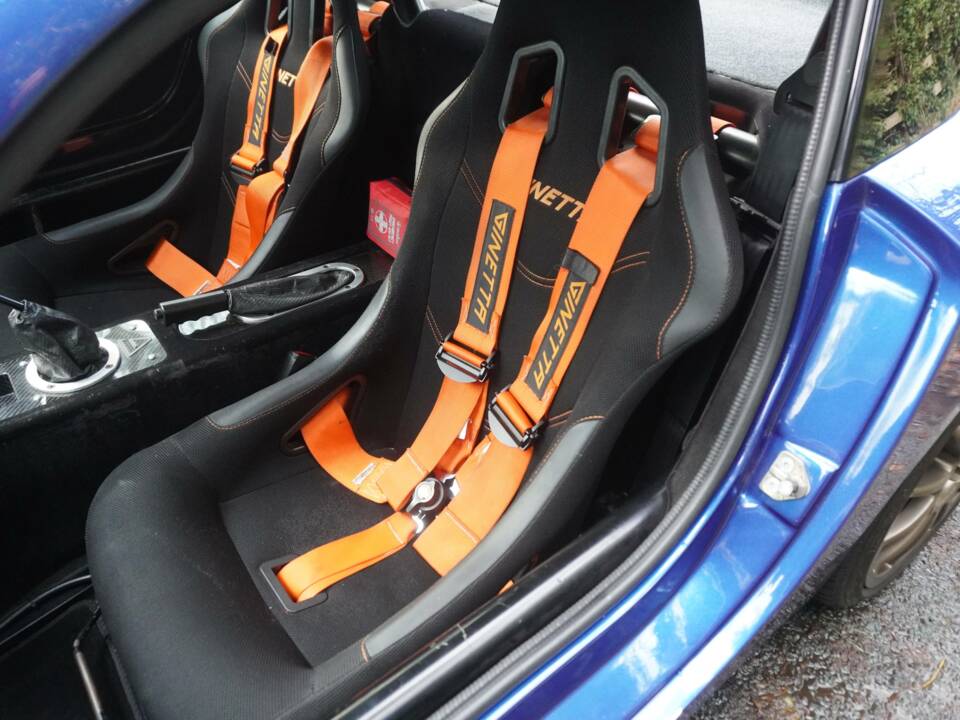 Image 13/18 of Ginetta G40 (2014)