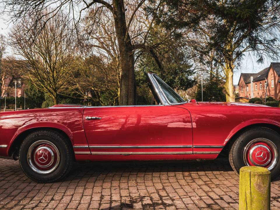 Imagen 6/50 de Mercedes-Benz 230 SL (1966)