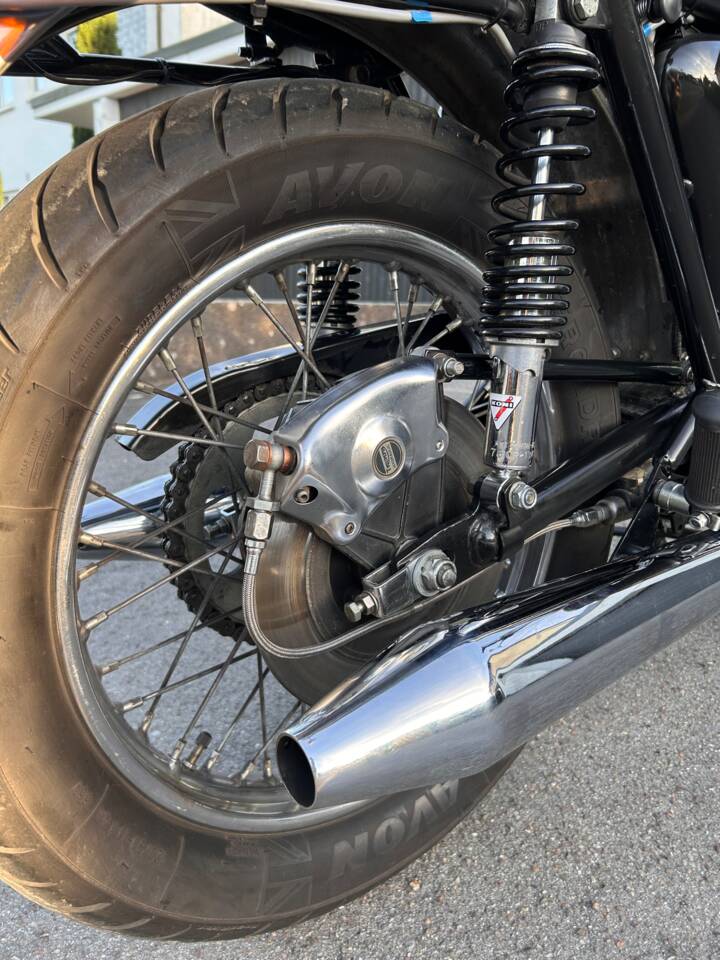 Bild 11/11 von Triumph T 140 V Bonneville (1978)