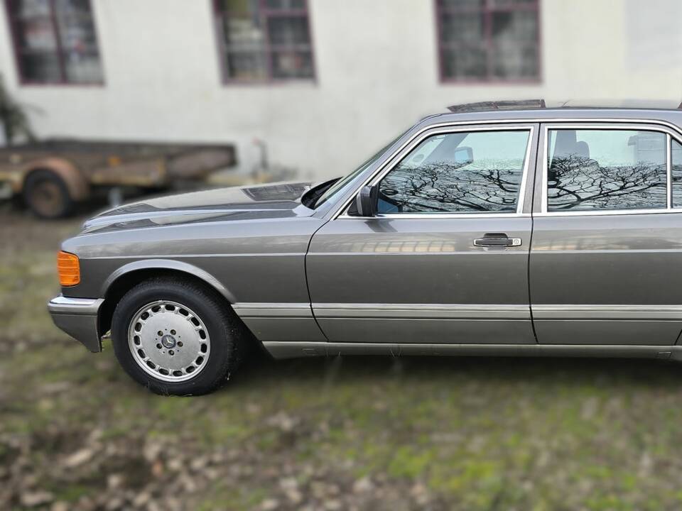 Immagine 5/8 di Mercedes-Benz 260 SE (1986)