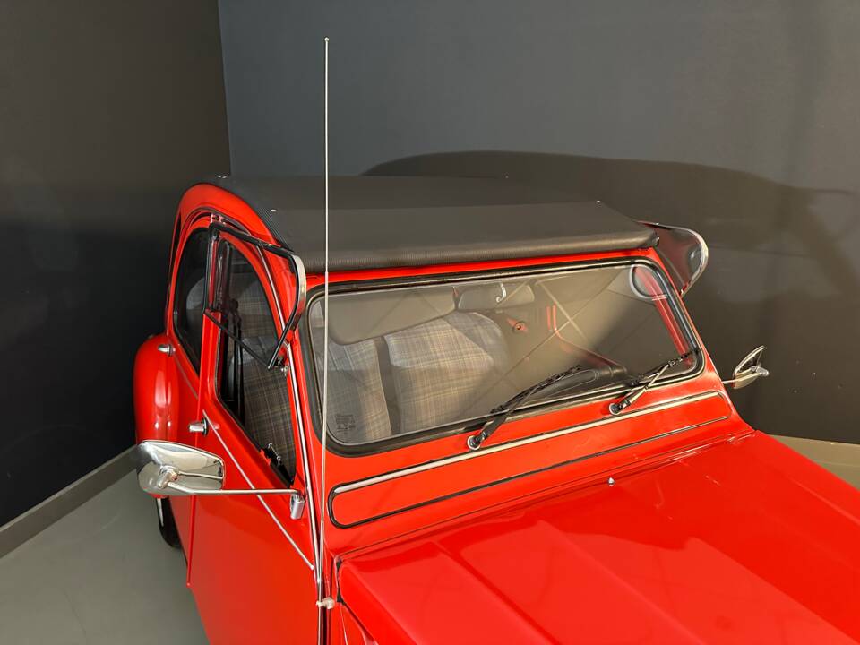 Image 14/53 of Citroën 2 CV 6 Club (1987)