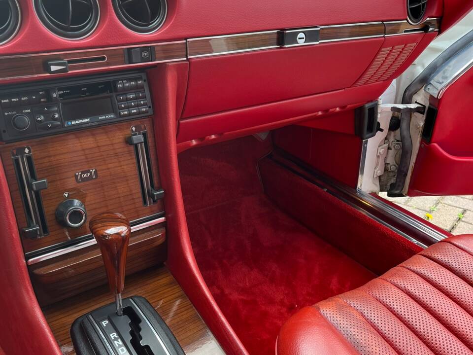 Bild 7/8 von Mercedes-Benz 280 SL (1978)