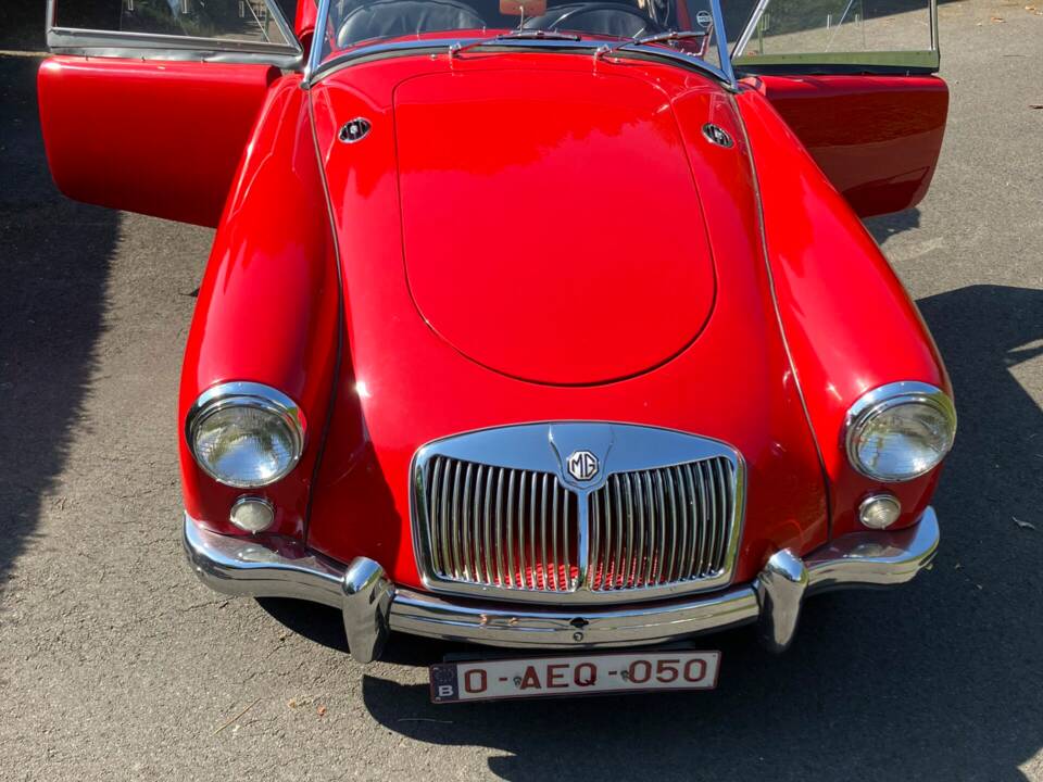 Image 2/4 de MG MGA 1500 (1959)