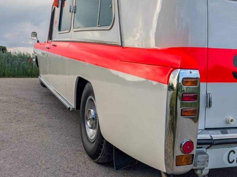 Image 32/51 of Cadillac Ambulance Carrosserie Köng (1964)