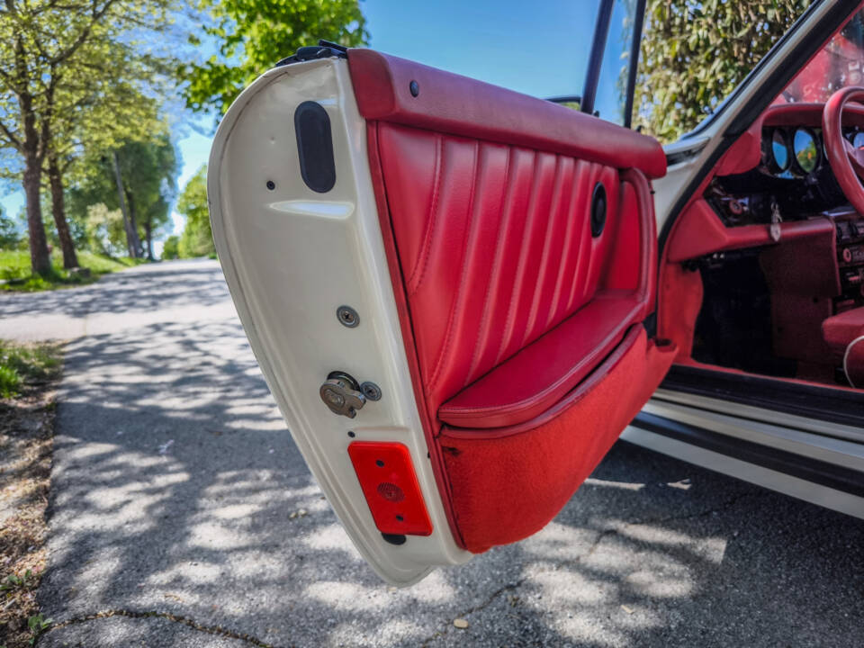 Image 17/36 of Porsche 911 Carrera 3.2 (1985)