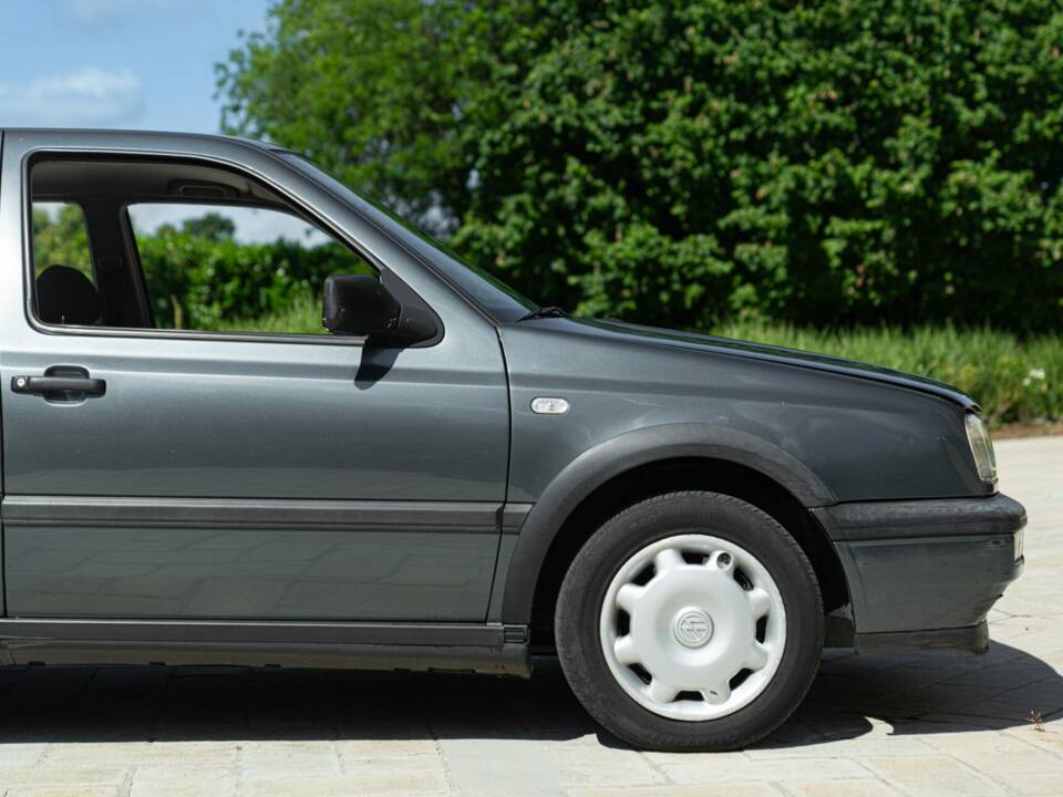 Image 9/37 of Volkswagen Golf III 1.6 (1997)