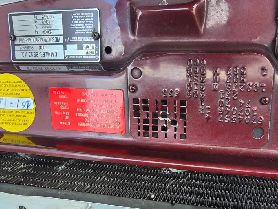 Image 28/34 of Mercedes-Benz 500 SL (1986)