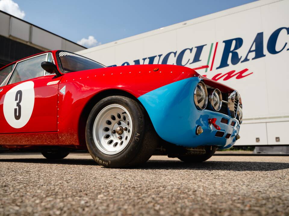 Imagen 76/81 de Alfa Romeo 1750 GT Veloce (1968)
