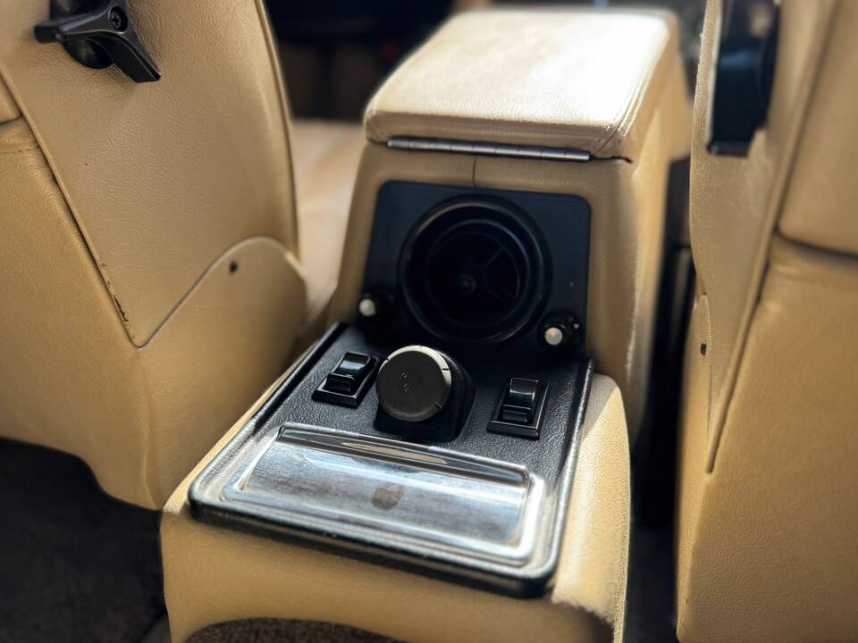 Immagine 21/41 di Jaguar XJ 12 (1990)