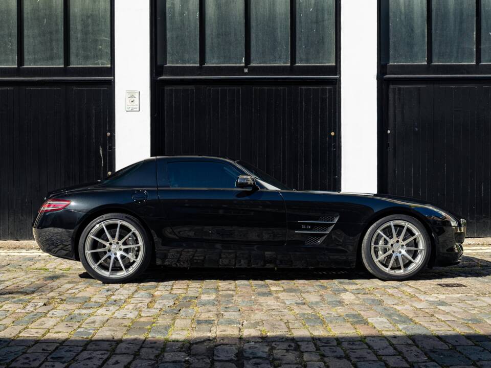 Bild 2/38 von Mercedes-Benz SLS AMG (2011)
