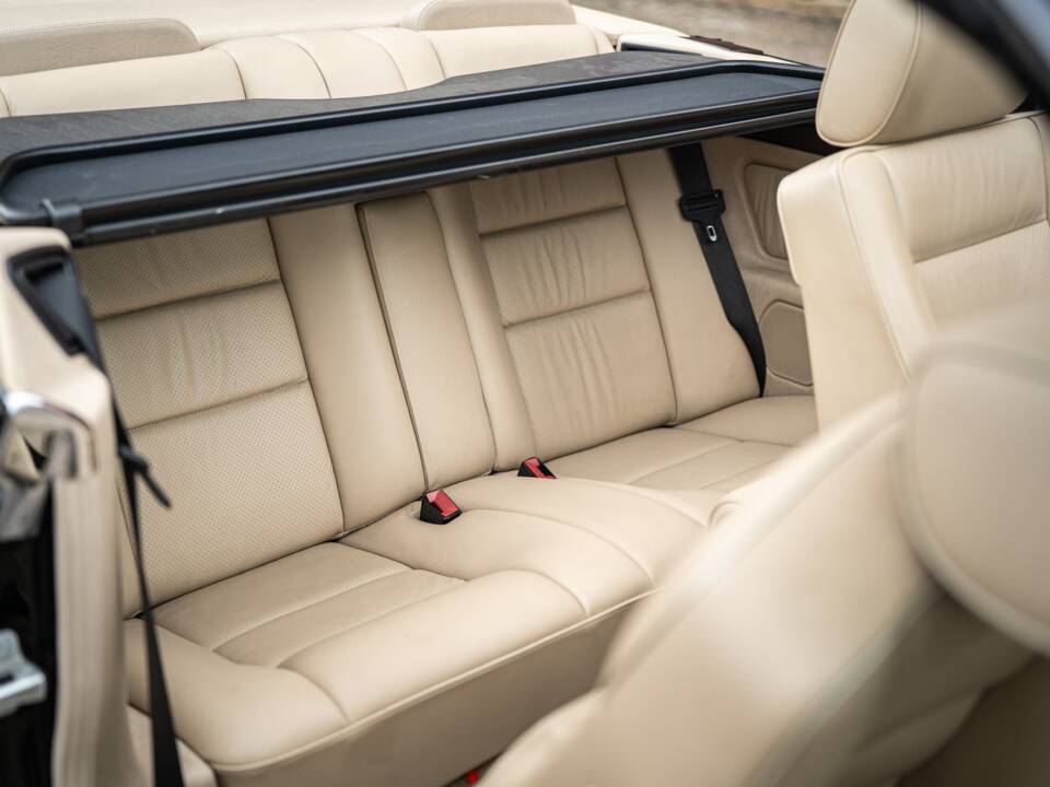 Image 53/83 de Mercedes-Benz E 220 (1996)