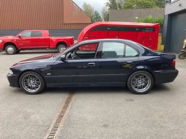 Image 8/28 of BMW M5 (1999)