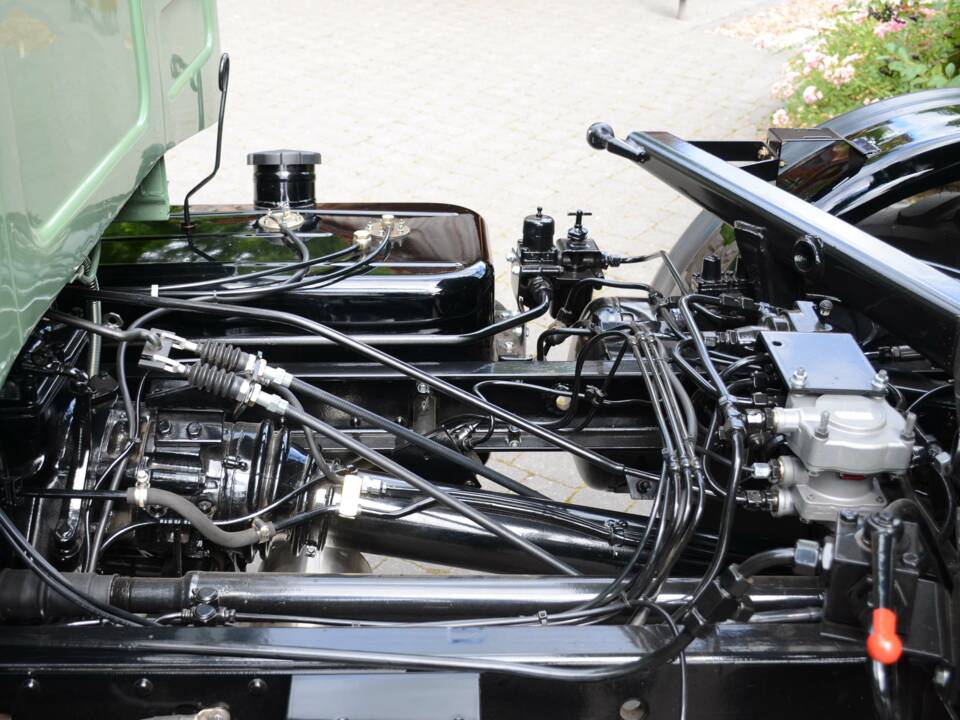 Image 4/71 of Mercedes-Benz Unimog U52 (1983)