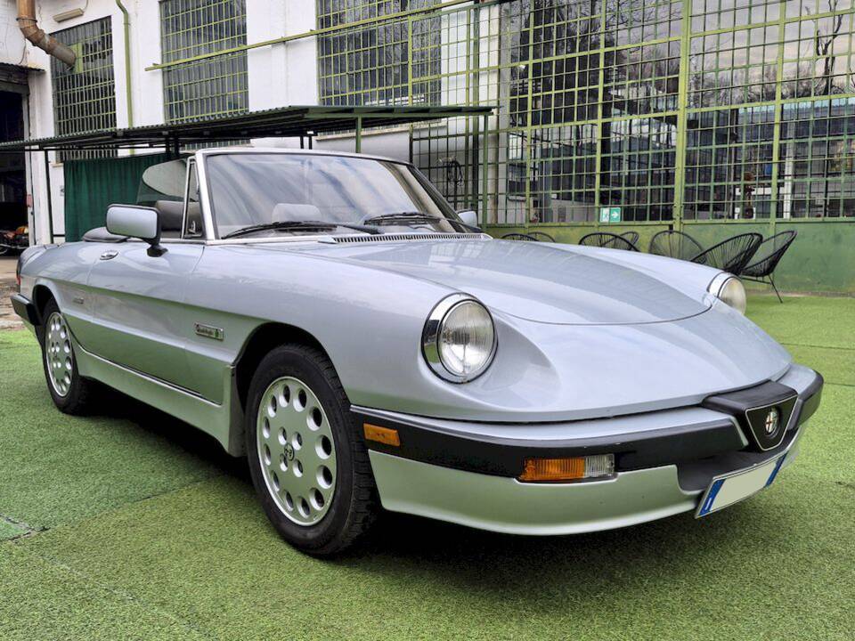 Afbeelding 7/70 van Alfa Romeo 2.0 Spider QV (1987)