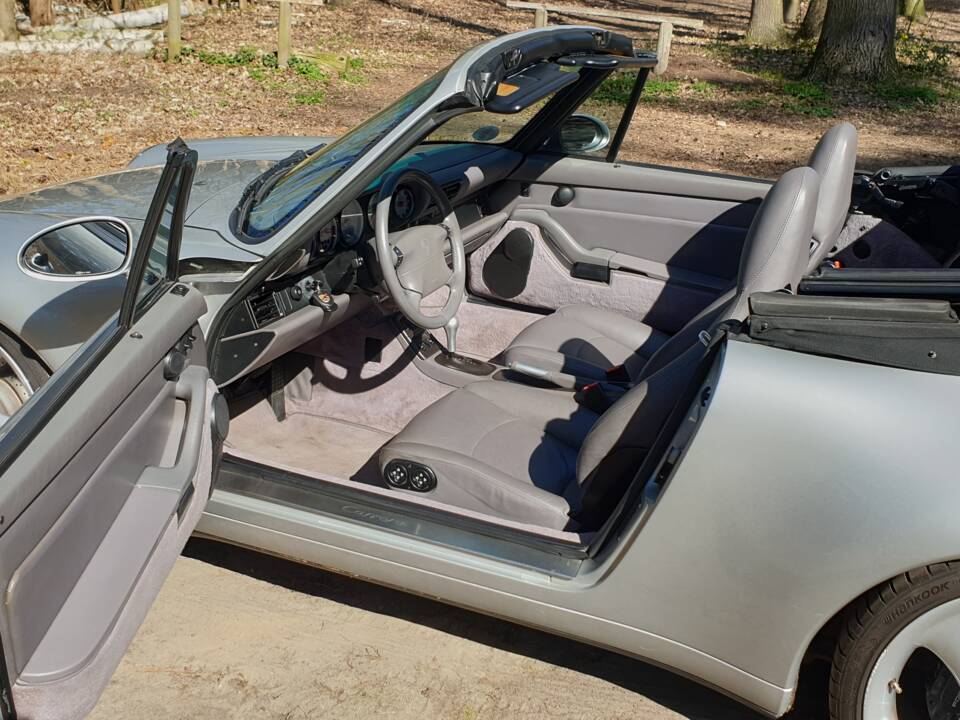 Image 48/116 of Porsche 911 Carrera (1997)