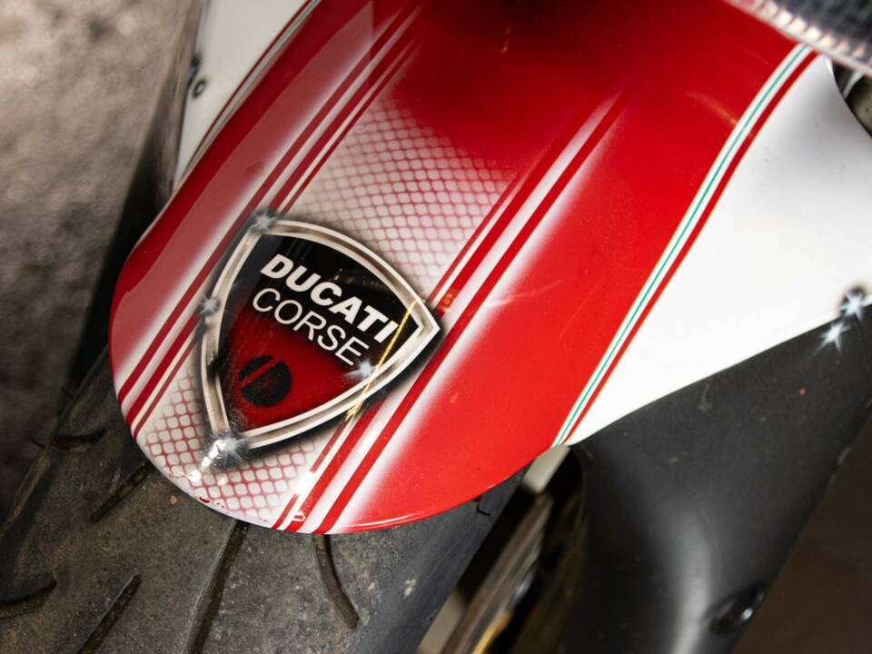 Immagine 46/50 di Ducati DUMMY (2000)