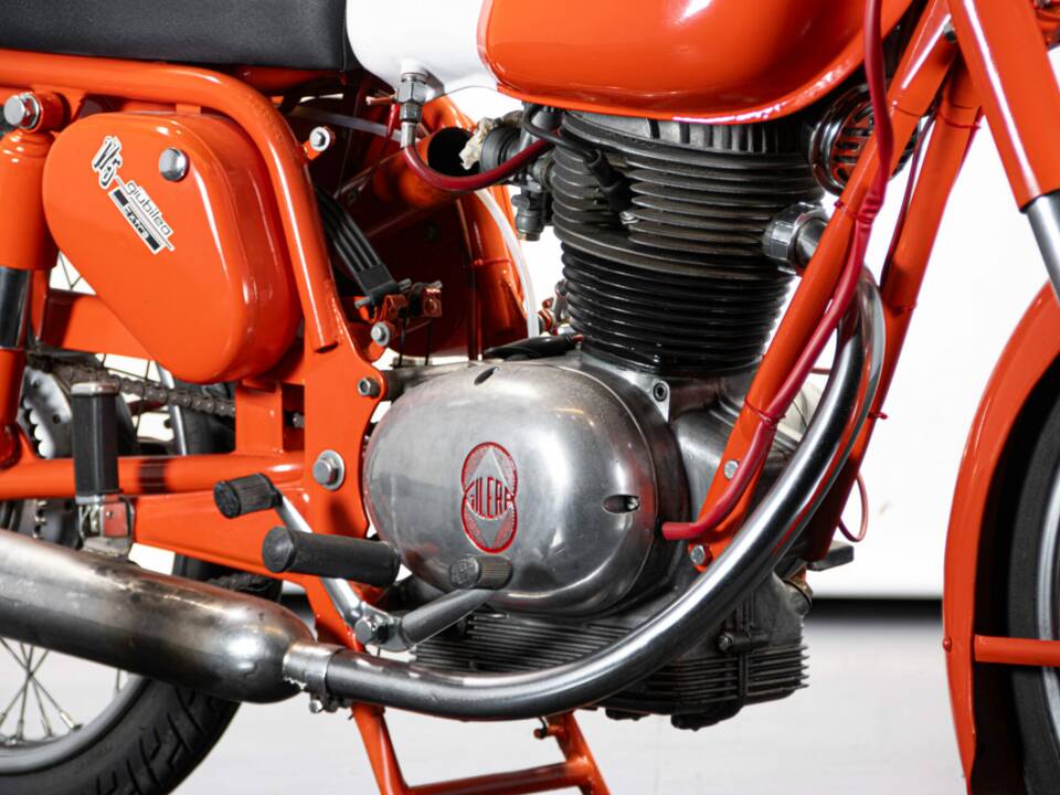 Image 29/50 de Gilera Giubileo 175 Sport (1963)
