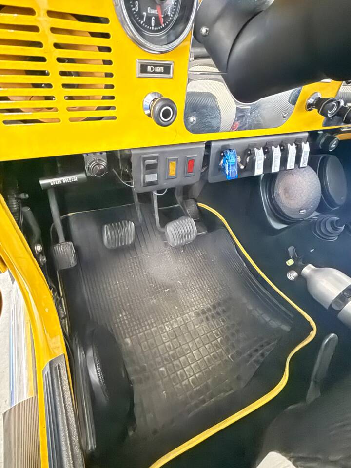 Image 28/51 of Jeep CJ-7 Renegade (1981)