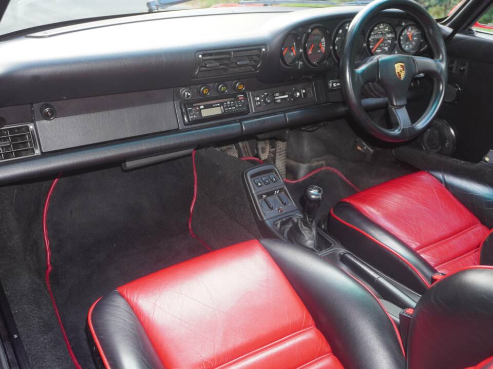 Image 11/17 de Porsche 911 Carrera 4 (1990)