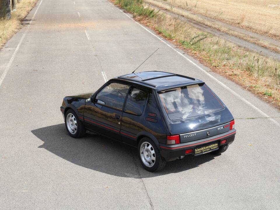 Obraz 46/56 pojazdu Peugeot 205 GTi 1.9 (1991)