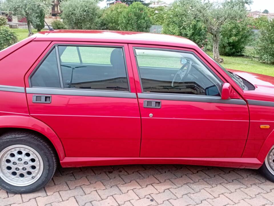 Image 10/51 of Alfa Romeo 75 1.8 Turbo (1991)