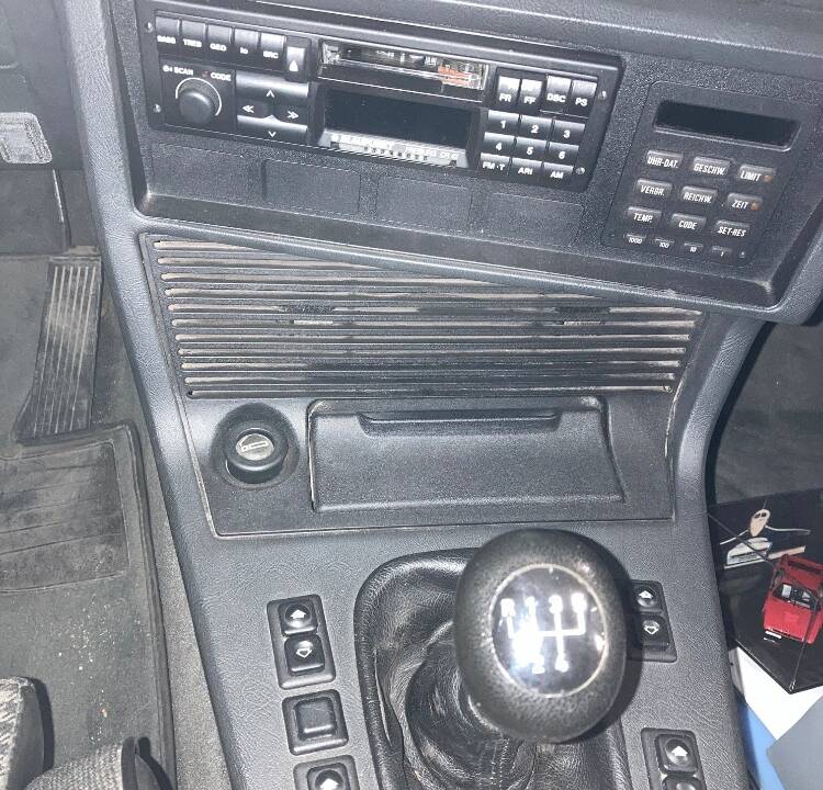 Bild 15/22 von BMW M 635 CSi (1987)