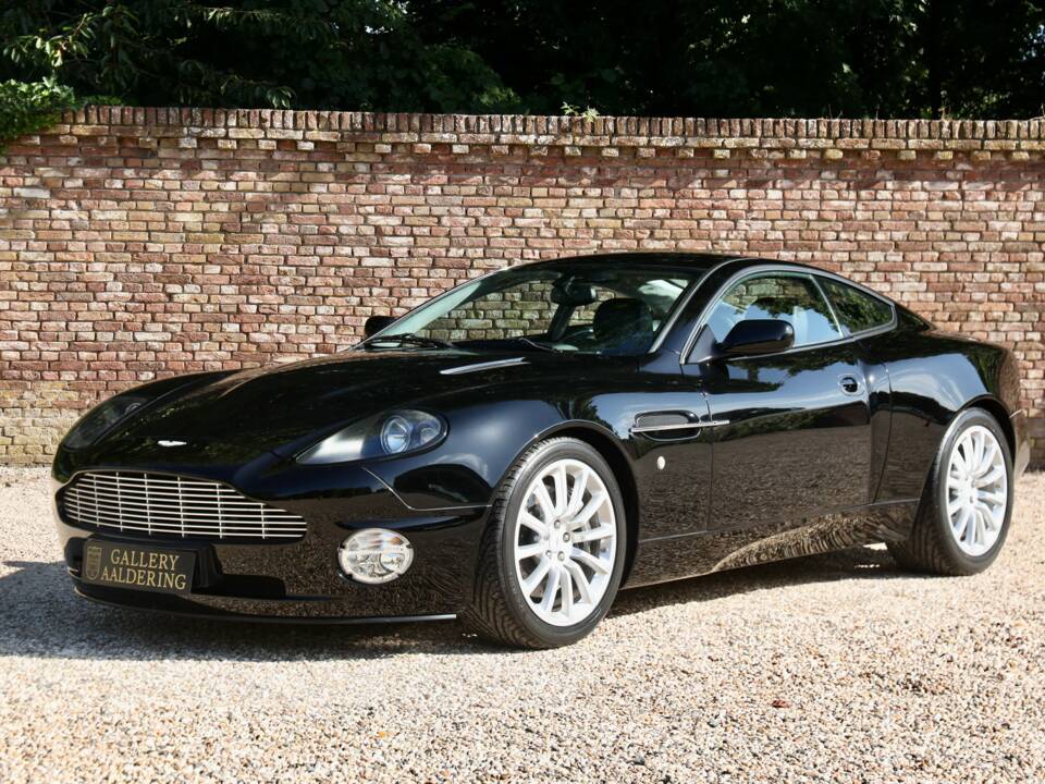 Image 26/50 of Aston Martin V12 Vanquish (2002)
