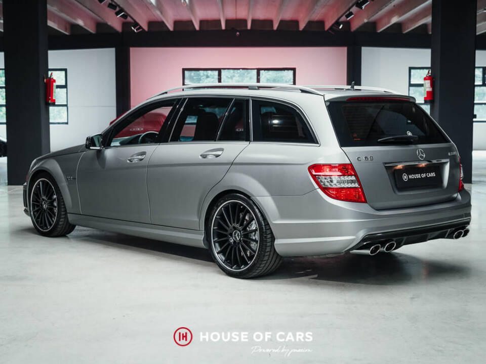 Bild 9/24 von Mercedes-Benz C 63 AMG T (2010)