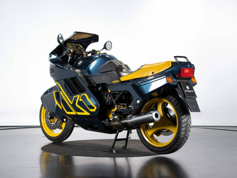 Image 2/50 of BMW K1 (1990)