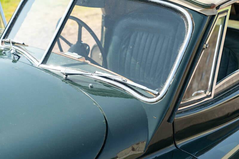 Image 25/50 of Jaguar XK 120 DHC (1954)