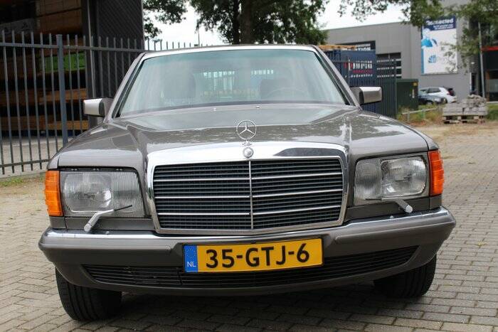 Image 6/7 de Mercedes-Benz 500 SEL (1987)